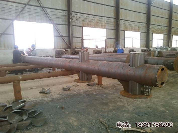 Φ273、Φ325懸臂式交通標(biāo)志桿加工廠家